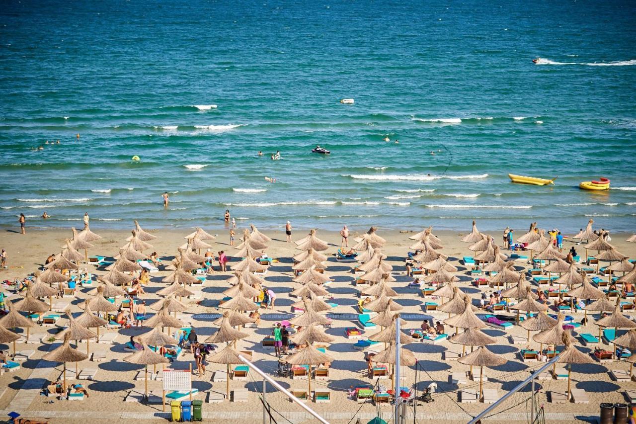 La Vida Loca Apartment Summerland Mamaia Buitenkant foto