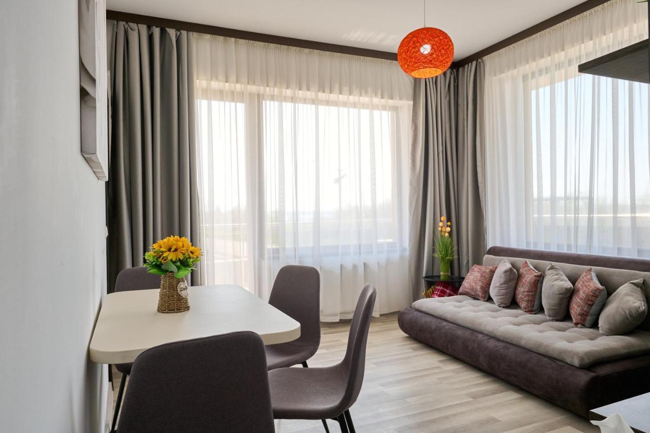 La Vida Loca Apartment Summerland Mamaia Buitenkant foto