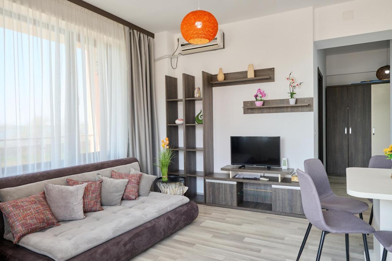 La Vida Loca Apartment Summerland Mamaia Buitenkant foto