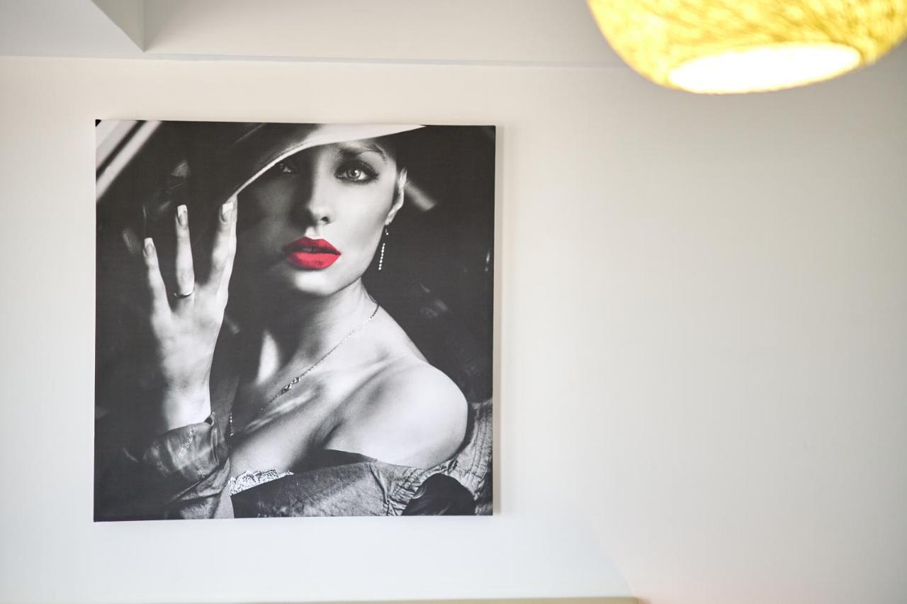 La Vida Loca Apartment Summerland Mamaia Buitenkant foto